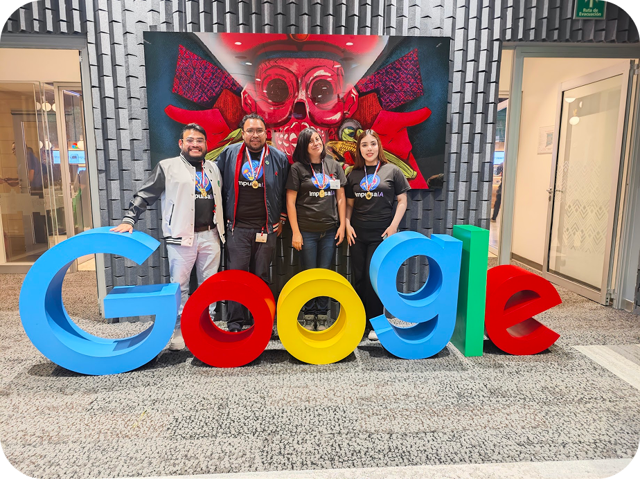 Equipo de Emprende IA ganadores del Hackathon UTEL + Google Cloud